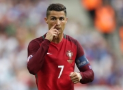 九游官网-法比尼奥的领袖之光与苏格兰的绝杀之夜，足球场上的唯一性瞬间