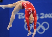 9you娱乐-赛道与赛场，当F1揭幕战遇上CBA巅峰对决