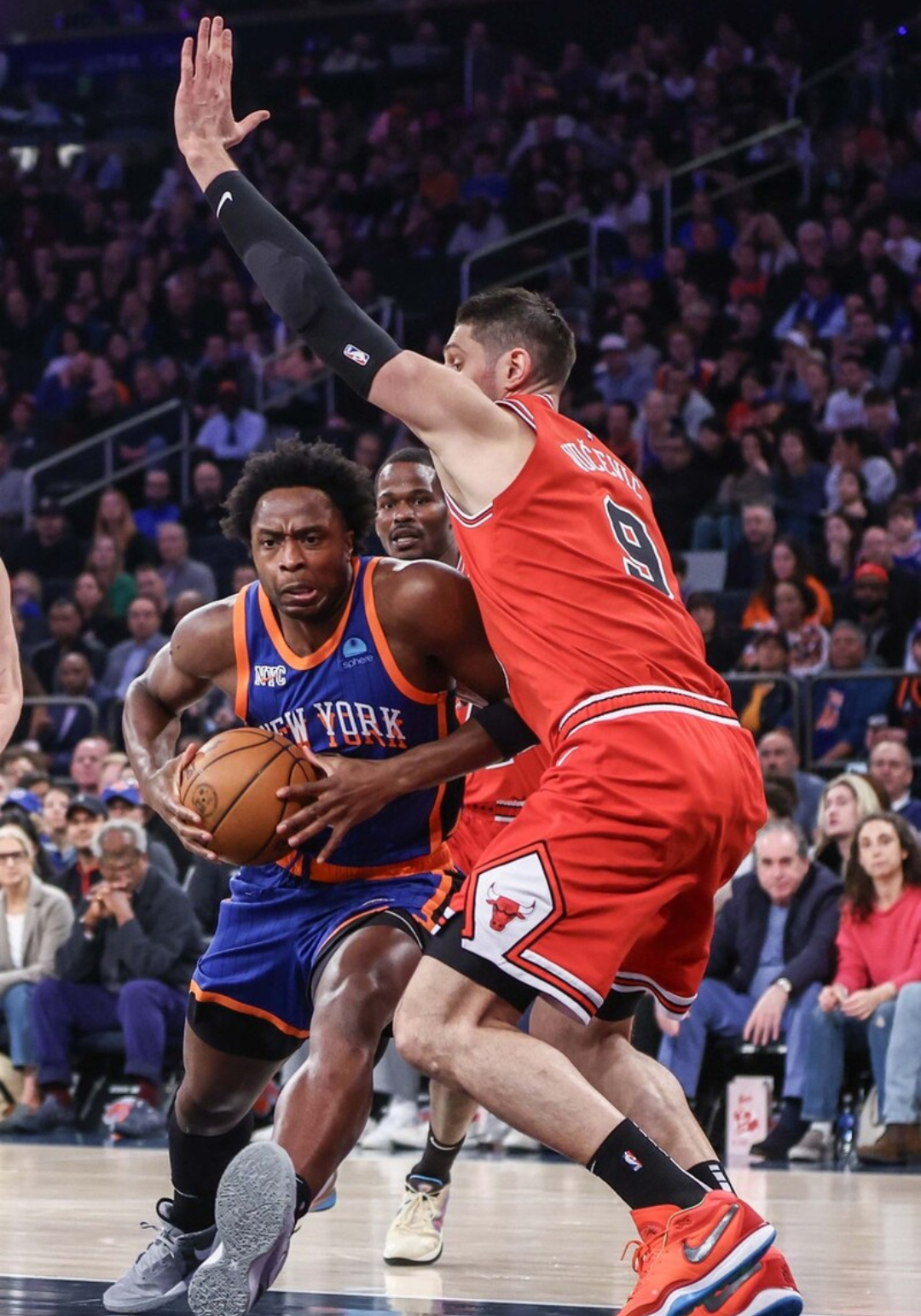 尼克斯险胜美国男篮,加里纳利送出助攻的简单介绍 尼克斯险胜美国男篮,加里纳利送出助攻的简单介绍