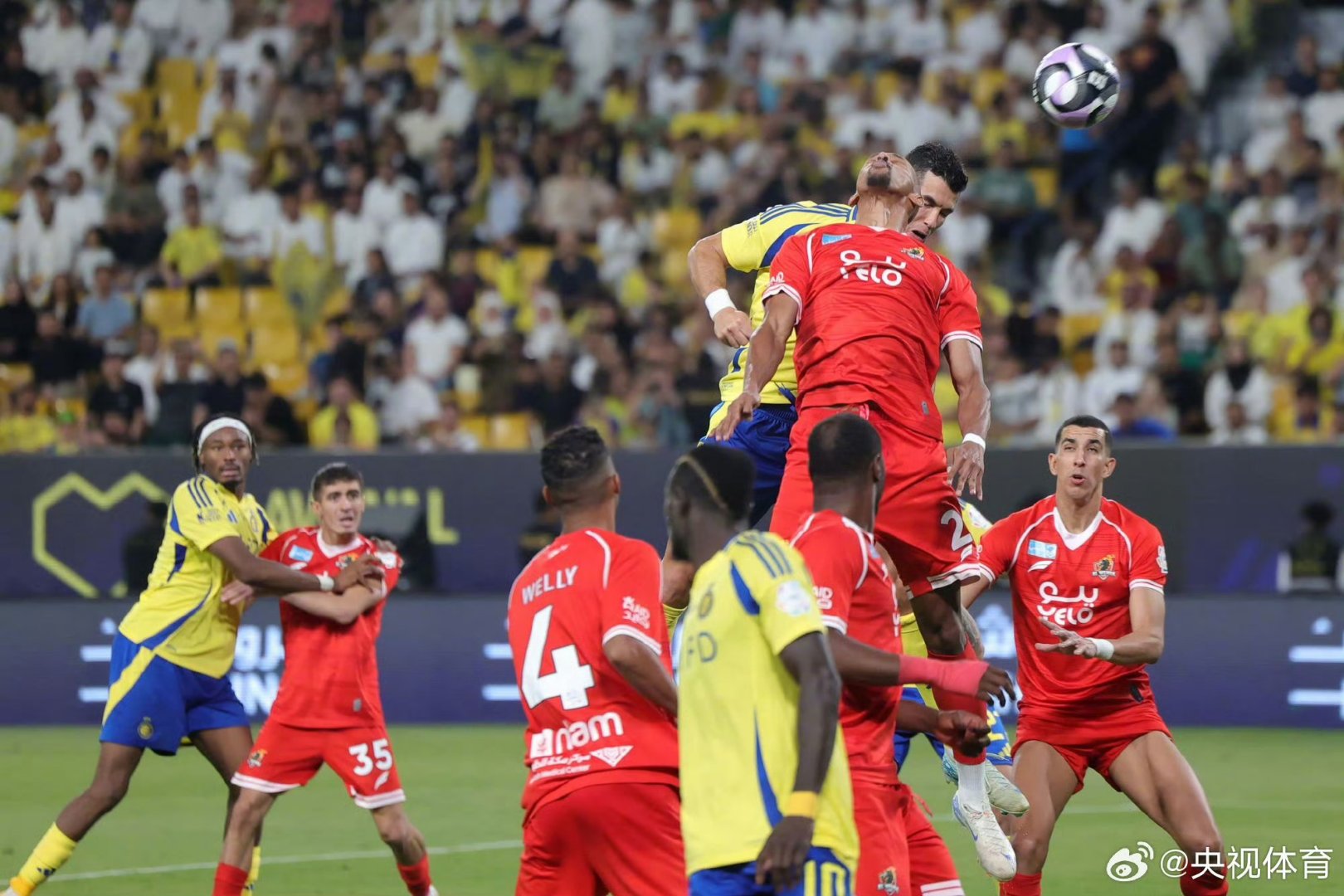 马赛球员轮番破门,夺取比赛胜利 马赛球员轮番破门,夺取比赛胜利