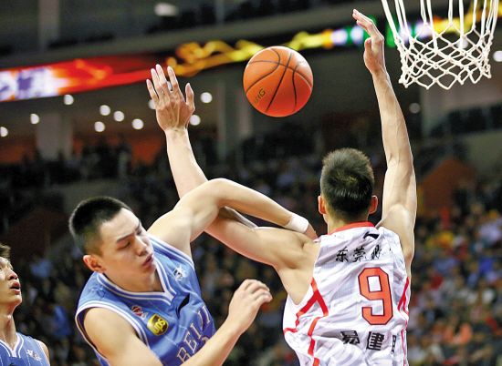 上海主场作战,全队表现出色 上海主场作战,全队表现出色