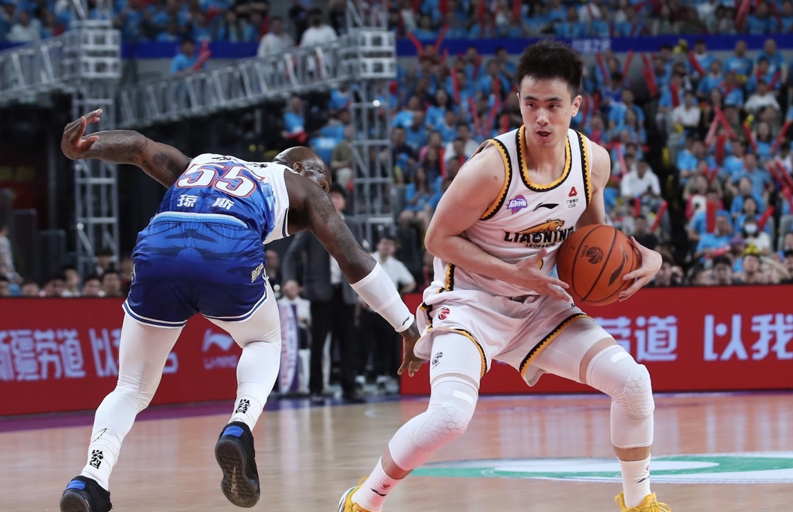 诺维奇主场逆转比分,取得关键胜利 诺维奇主场逆转比分,取得关键胜利