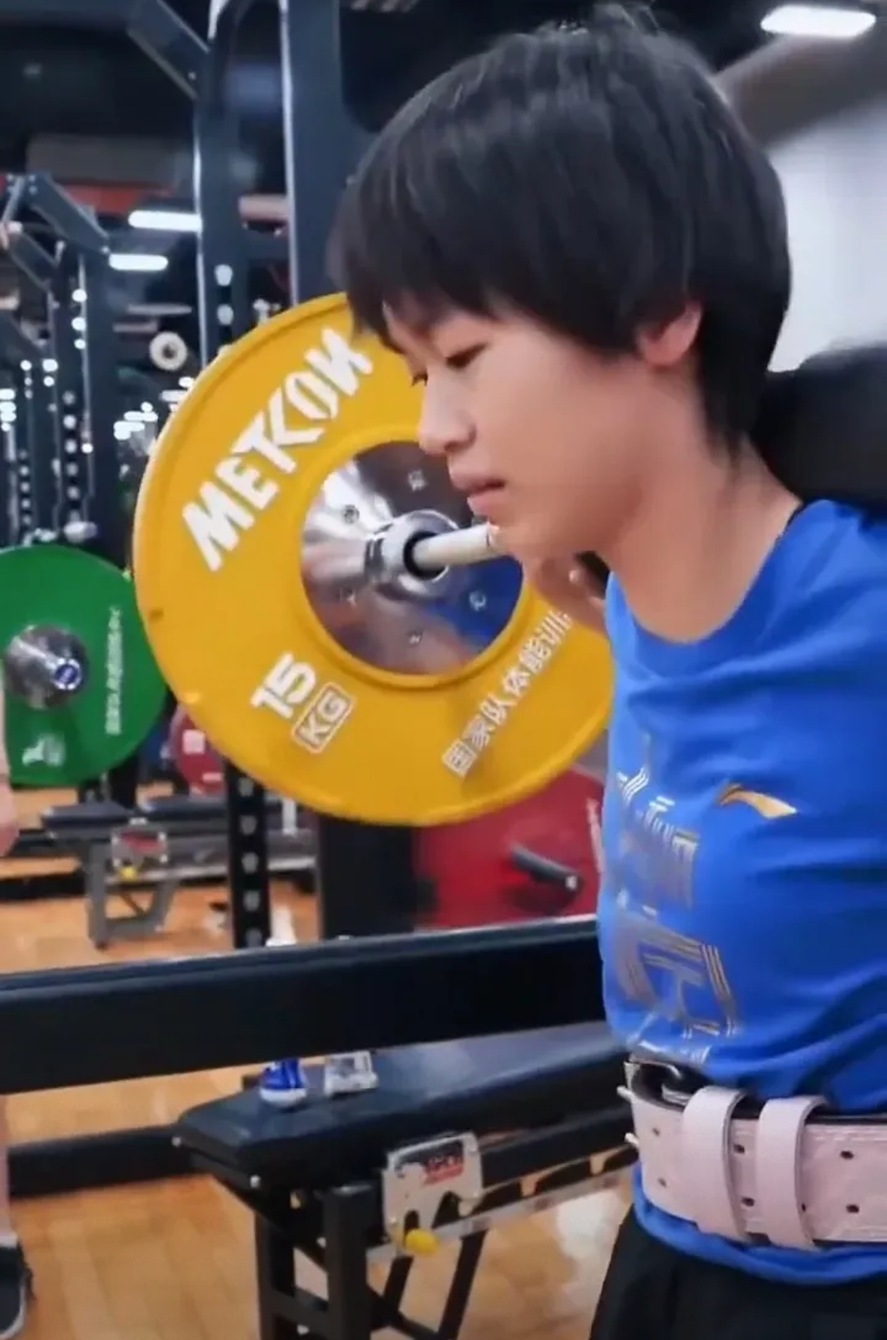 双线作战:球员们努力训练备战决赛 双线作战:球员们努力训练备战决赛