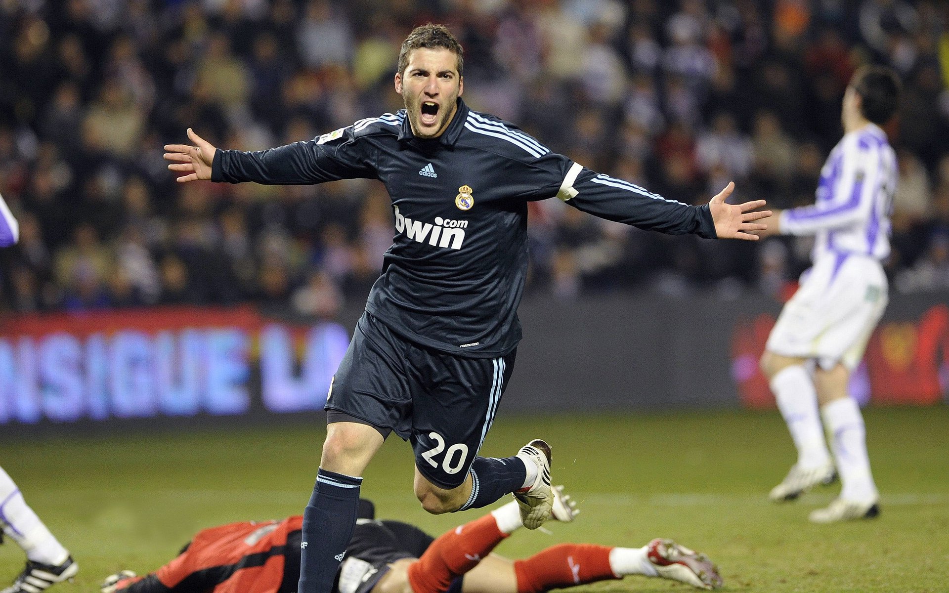 黄蜂蛰伏终亮刺，布伦森关键一击定江山，新生代控卫的崛起宣言