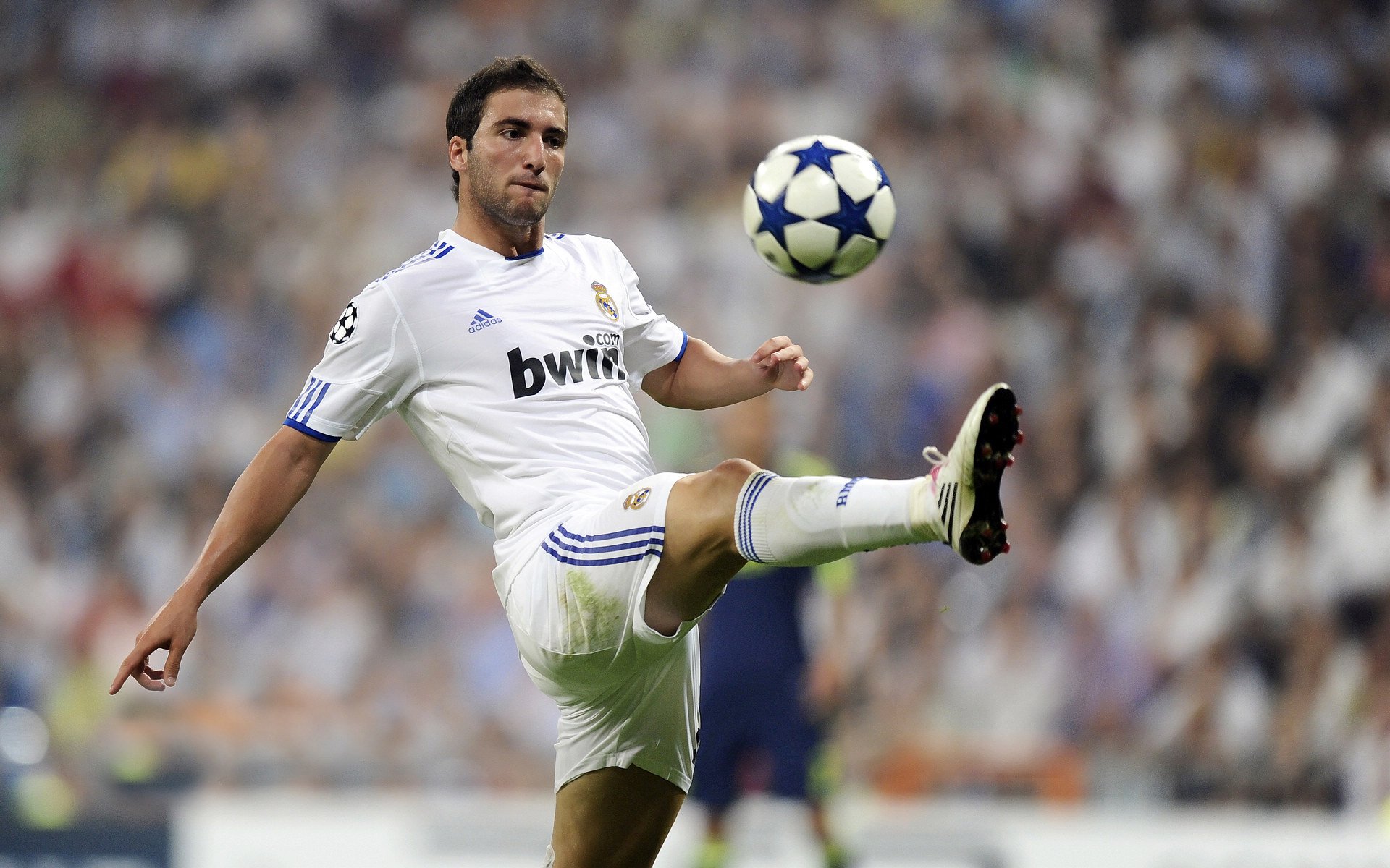 玻利维亚血拼莱比锡红牛,努涅斯高光表现背后的战术博弈与南美风暴